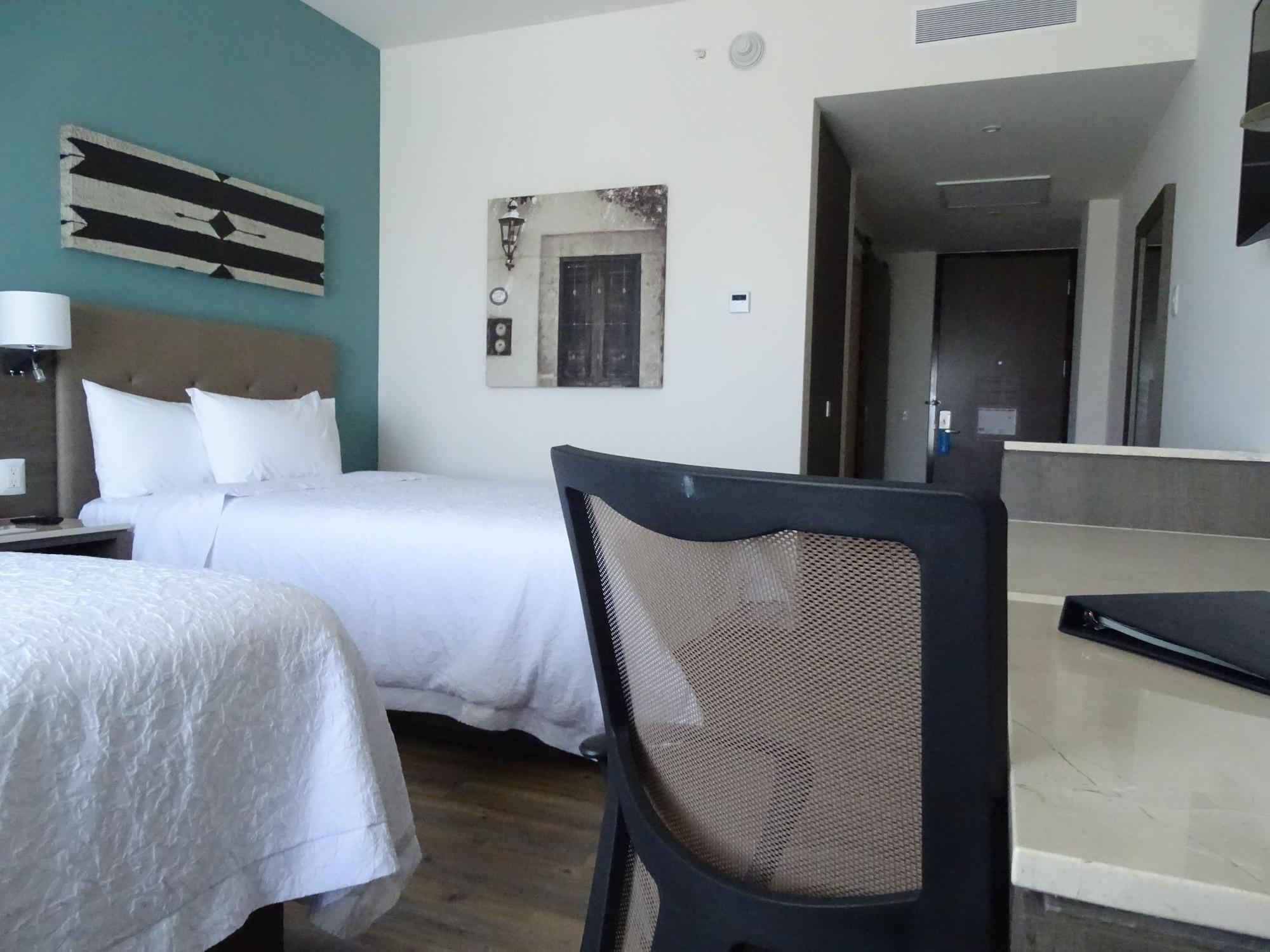 סלאיה Hampton Inn By Hilton Celaya מראה חיצוני תמונה