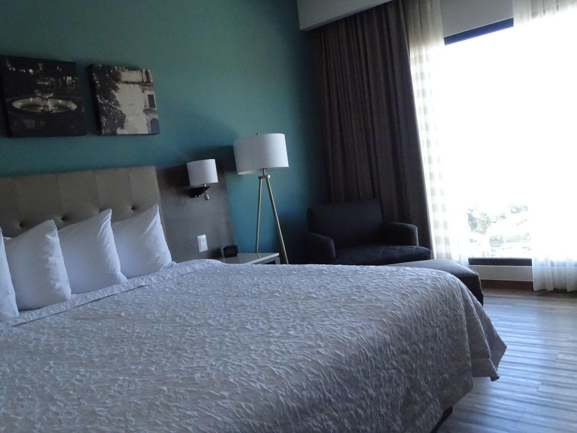 סלאיה Hampton Inn By Hilton Celaya מראה חיצוני תמונה