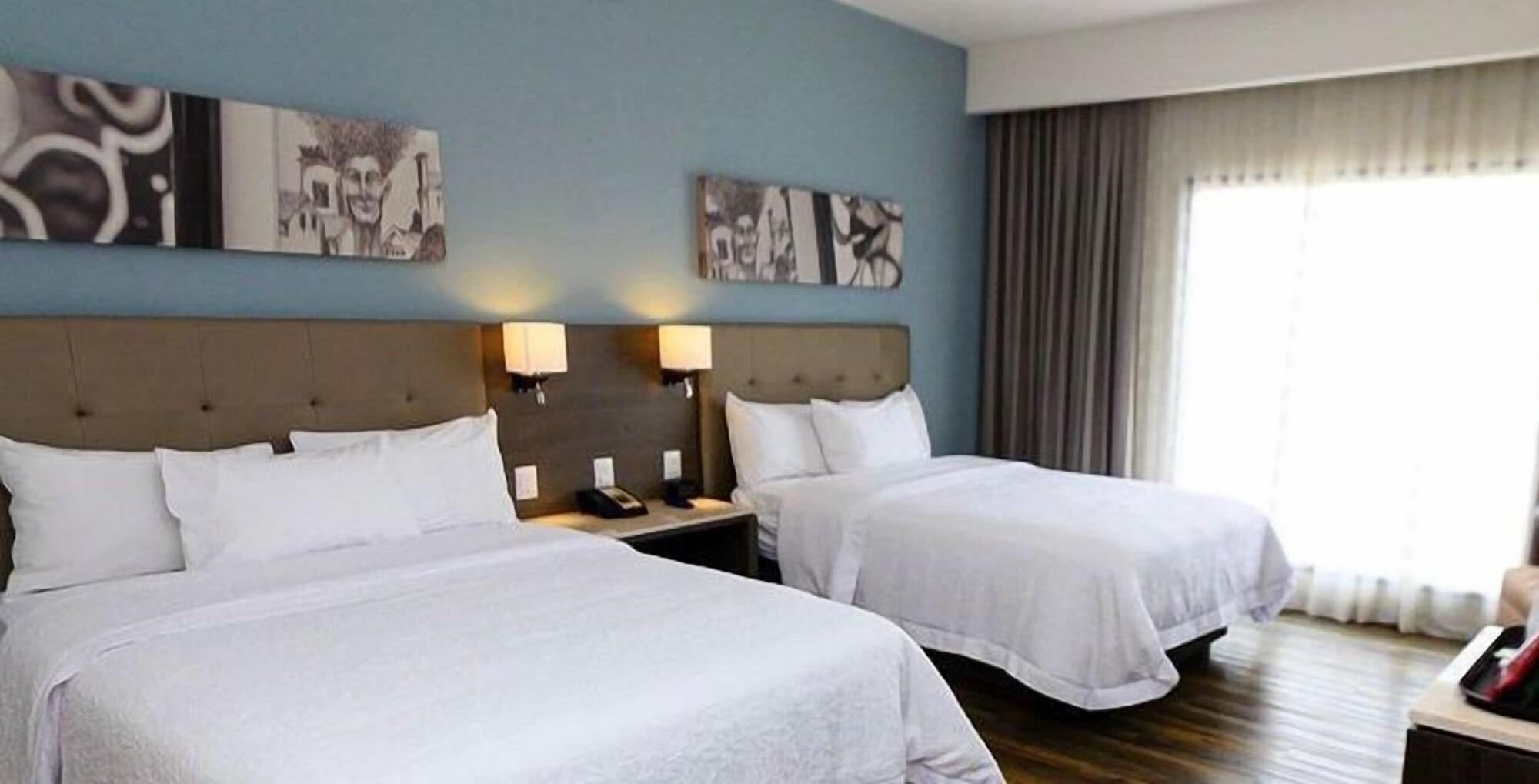 סלאיה Hampton Inn By Hilton Celaya מראה חיצוני תמונה