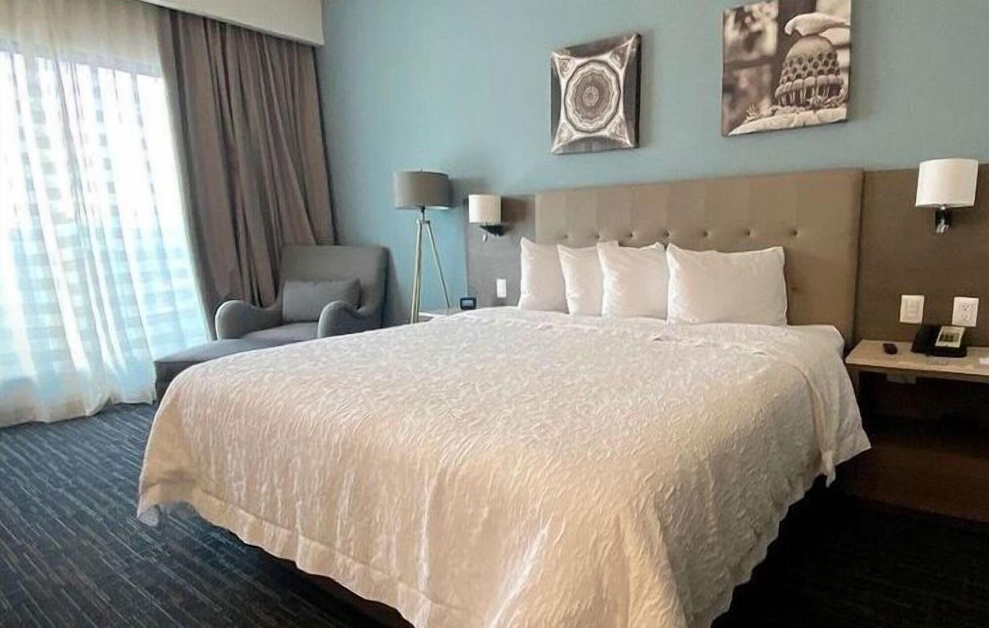 סלאיה Hampton Inn By Hilton Celaya מראה חיצוני תמונה