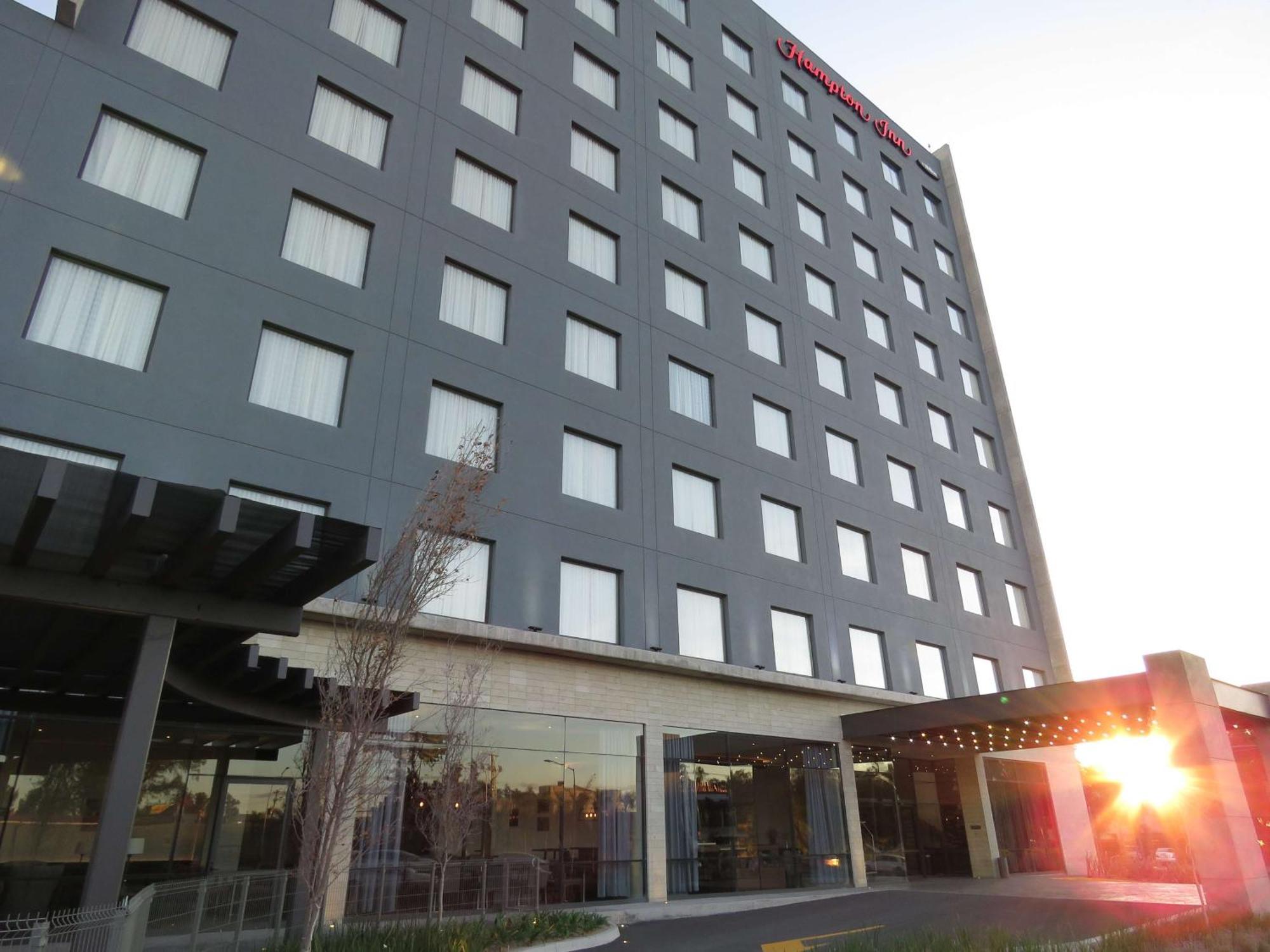 סלאיה Hampton Inn By Hilton Celaya מראה חיצוני תמונה