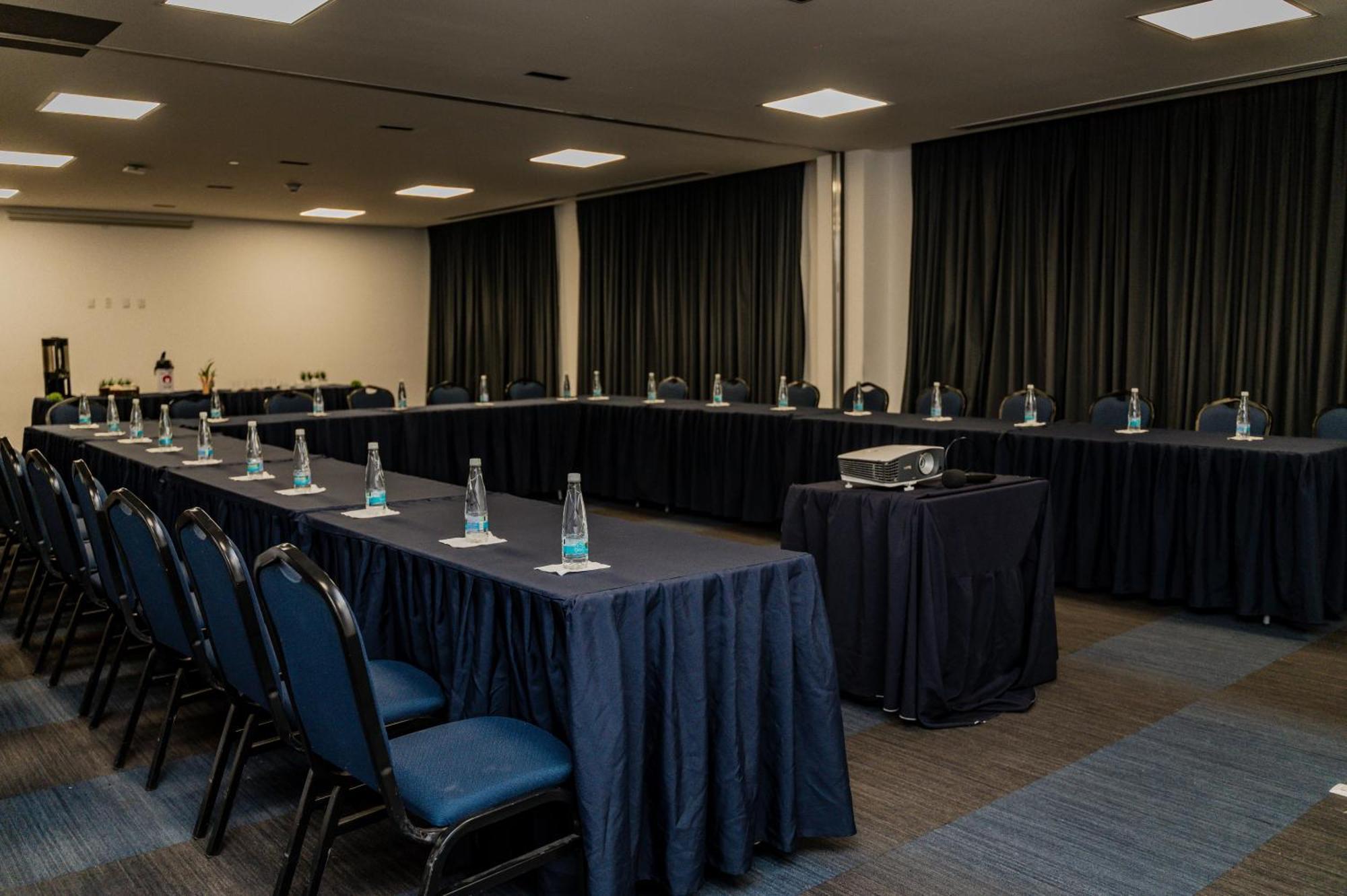סלאיה Hampton Inn By Hilton Celaya מראה חיצוני תמונה