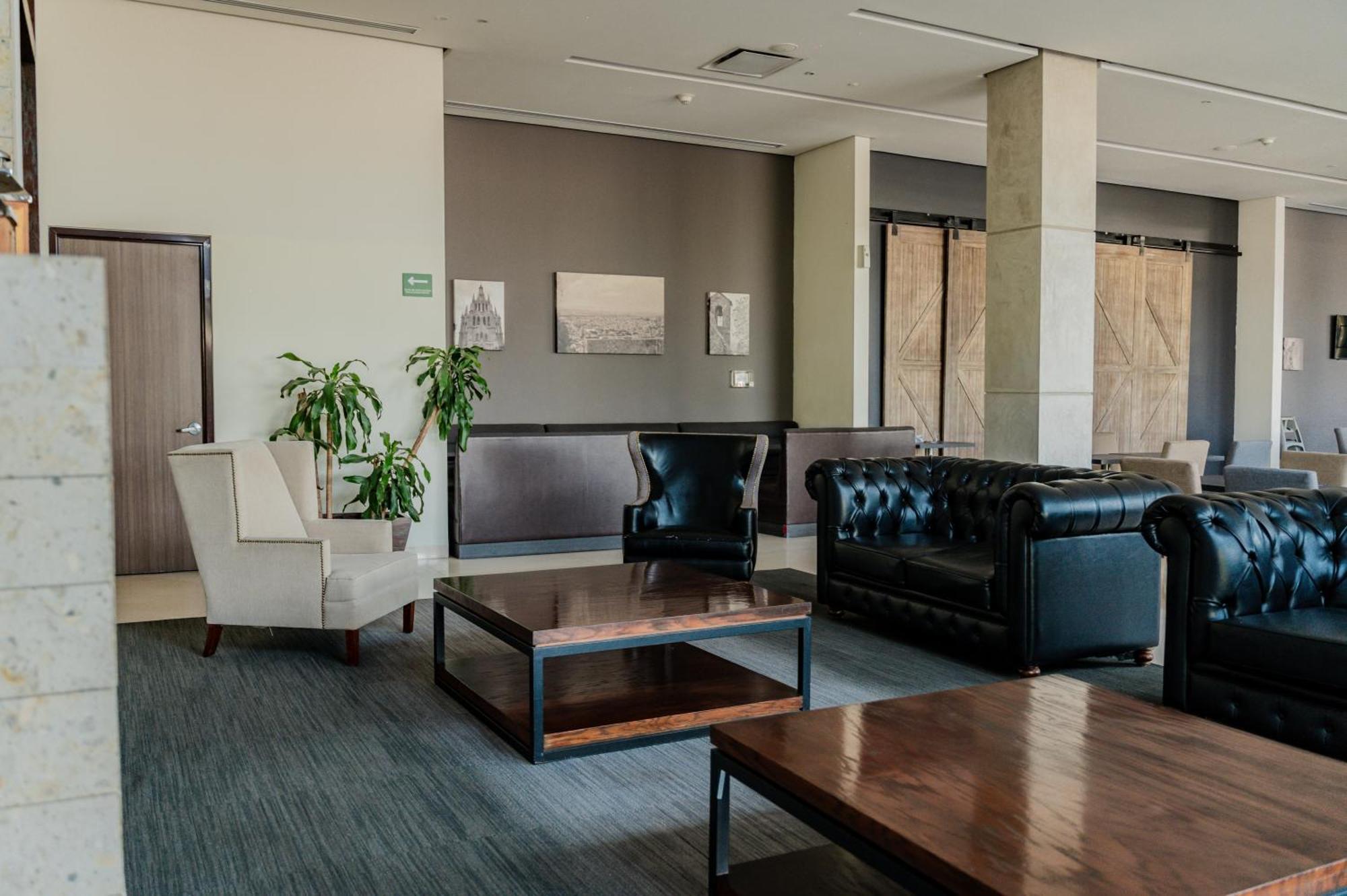סלאיה Hampton Inn By Hilton Celaya מראה חיצוני תמונה