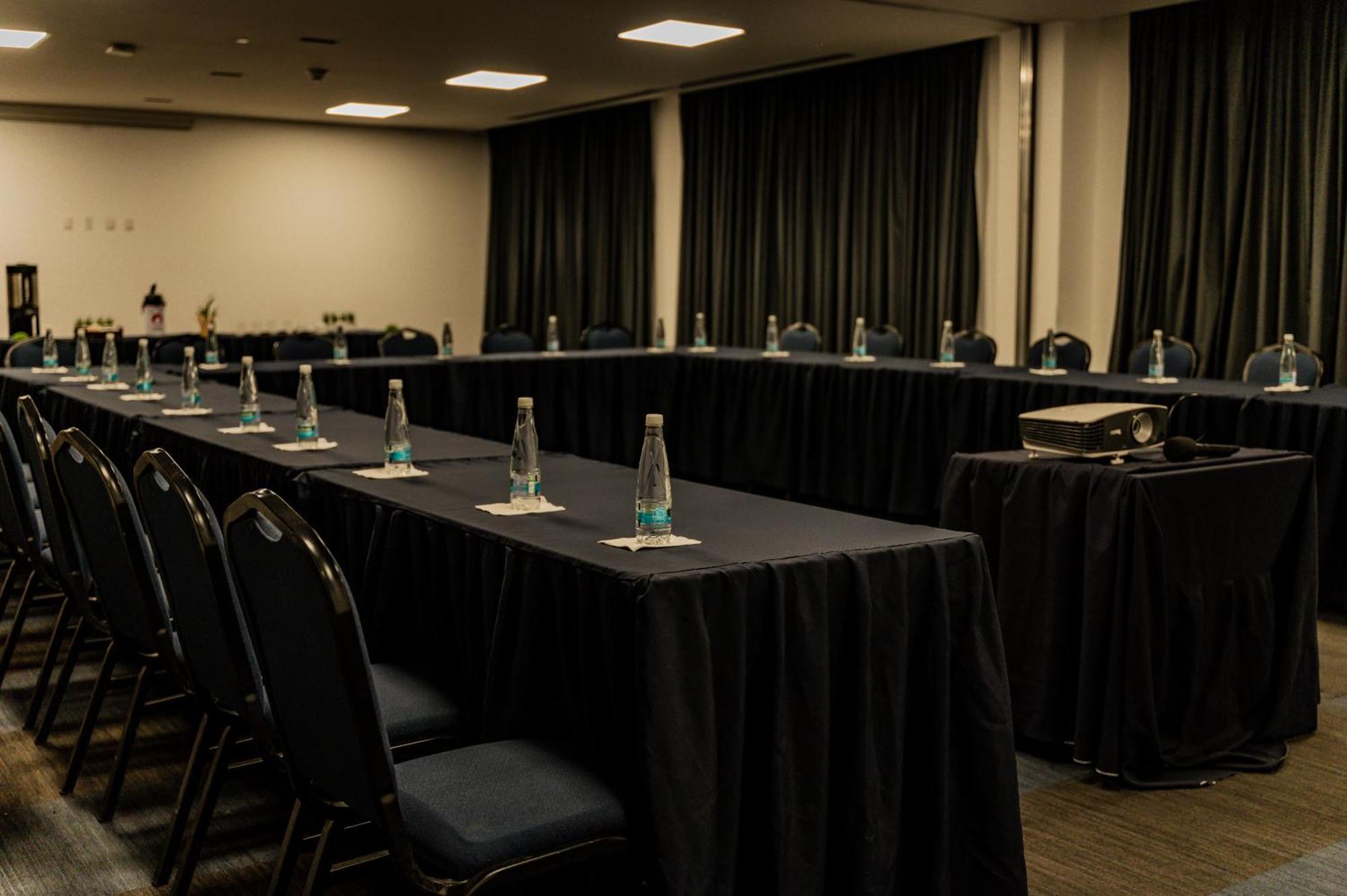 סלאיה Hampton Inn By Hilton Celaya מראה חיצוני תמונה